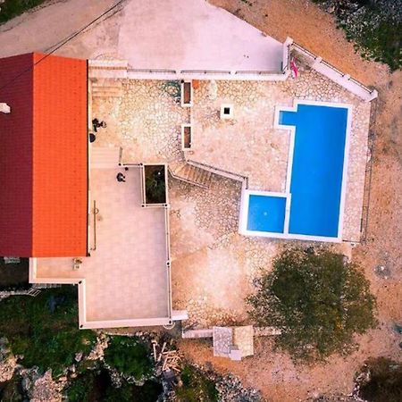 Villa Dvori Stipanovi With Heated Pool And Jacuzzi à Donje Rascane Extérieur photo