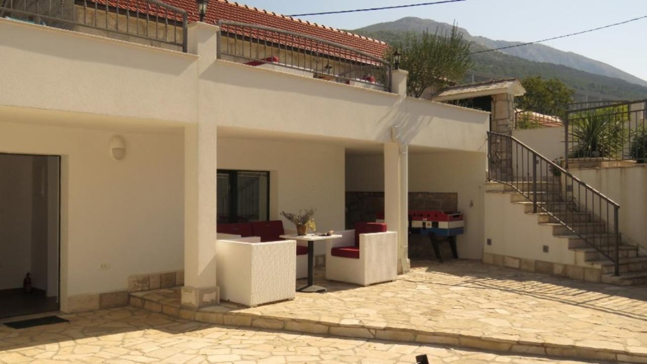 Villa Dvori Stipanovi With Heated Pool And Jacuzzi à Donje Rascane Extérieur photo